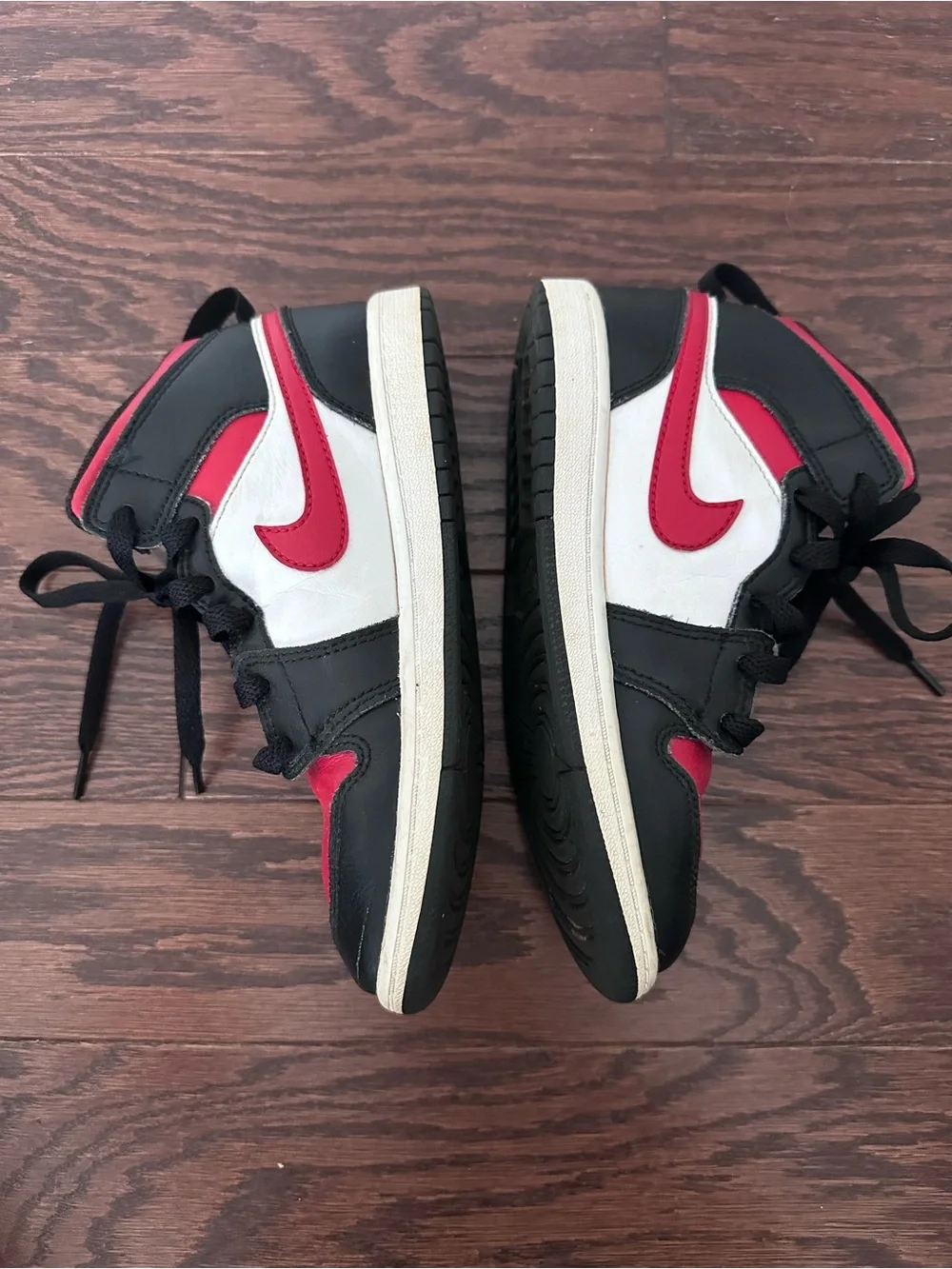 Kids Nike Air Jordan 1 Mid Sneakers Red White and Black Size 2Y